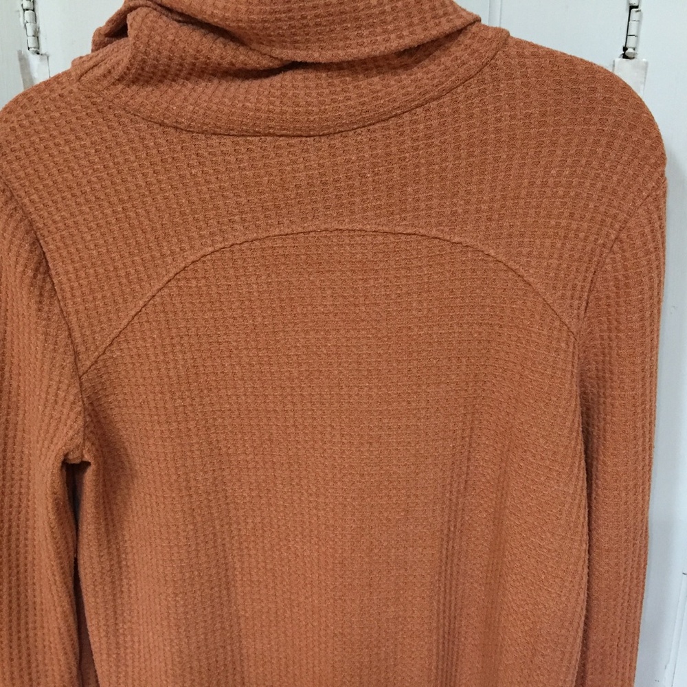 ❤️ Design Lab Waffle Cowl Neck Top - Picture 12 of 13